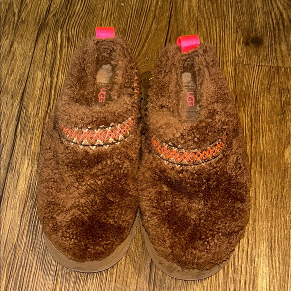 UGG Shoes - UGG Chocolate Fuzzy Slippers with Orange Detail